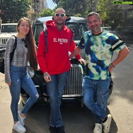 Ahmed Al Fishawy Instagram - We in cairo rolling in a London cab we like to rid in style 😎🪄 #fishawy #family