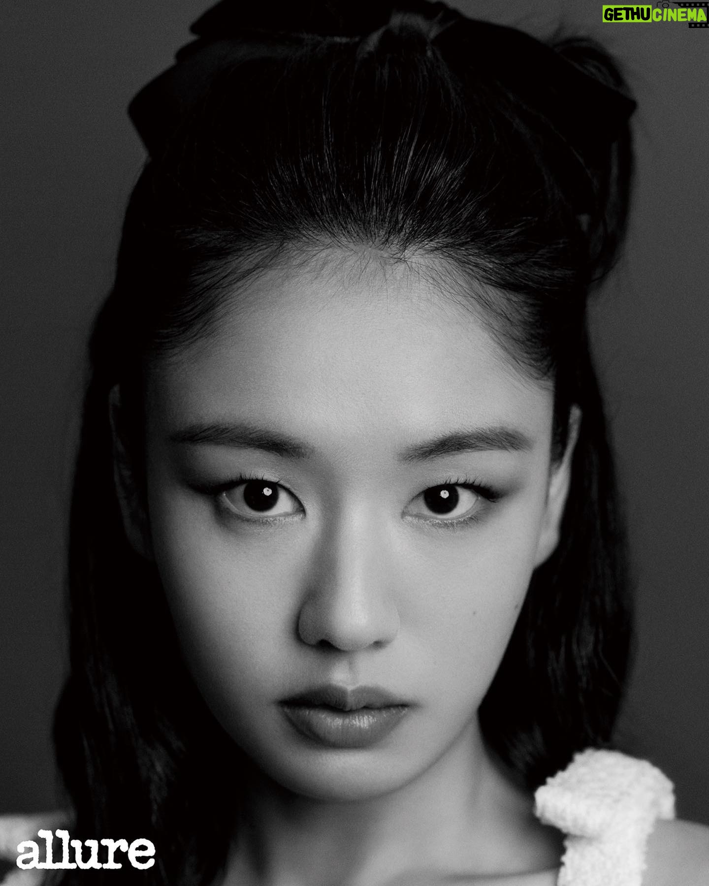 Ahn Eun-jin - 243.6K Likes - @allurekorea