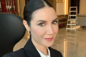 Ahu Yağtu Instagram - Yapimda ve yayinda, emegini dostlugunu ve destegini esirgemeyen tum arkadaslarima tesekkur ederim 🙏🏻 I want to thank to all who light our way to get to this level 🙏🏻 Elveda #suzan @kardeslerim @ngmediatv @atvturkiye @nazlihepturk @serkanbirinci @nesekelsoy @gulabus @mugesarican @resulozkaya