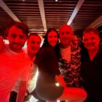 Ahu Yağtu Instagram - Cok guzel bir gundu 🫶🏻🤍 Iyi ki varsiniz 💖 #happybirthdaytome #patbenatar calinca yasanan saskinlik 🙈