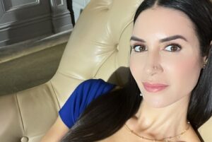 Ahu Yağtu Instagram - Yapimda ve yayinda, emegini dostlugunu ve destegini esirgemeyen tum arkadaslarima tesekkur ederim 🙏🏻 I want to thank to all who light our way to get to this level 🙏🏻 Elveda #suzan @kardeslerim @ngmediatv @atvturkiye @nazlihepturk @serkanbirinci @nesekelsoy @gulabus @mugesarican @resulozkaya