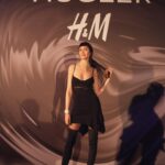Ahu Yağtu Instagram – Surpriz sonlu 🖤 @h&m #muglerxhm @manfredthierrymugler