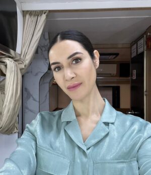 Ahu Yağtu Instagram - Dump var arkadaslar buyrun 🙋🏻‍♀️ Dudagi pudralama konusu tartsimaya aciktir…  #dump