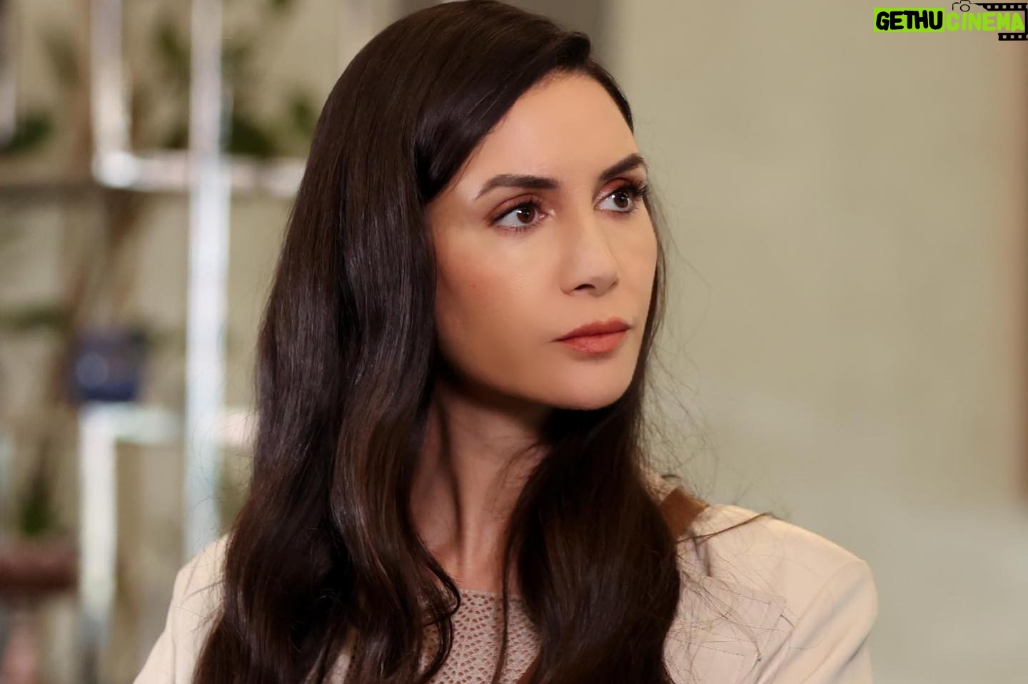 Ahu Yağtu Instagram - #suzan 🖤 Pardon bana mi seslendiniz? 📷 @ferhatsirinn @kardeslerim @ngmediatv @atvturkiye