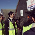 Ahu Yağtu Instagram - Sevgili @ucimorgtr ailesiyle bu seferki ziyaretimiz Adiyaman’aydi. Sicacik metanetli yureklere dokunmak istedik. Sevgiyle sarmalandik yine. Cocuklarin o icten sarilmalari neseleri coskulari icimizi isitti. Birlikte sarkilar soyleyip oyunlar oynadik, yeri geldi siniflarina girip derslerin gidisatini sorduk. Popcorn esliginde gezen sinema coskusuna taniklik ettik. Biz oralardan her defasinda cok yogun duygularla ayriliyoruz. Her defasinda kalbimizin bir kismini birakiyoruz. Yine gidecegiz hep gidecegiz 🤍🦋