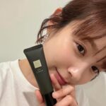 Ai Takahashi Instagram - 大好きなN organic Vieシリーズから #UVクリーム が出ましたよっ🤭🤍 大好きな目元美容液にも入っている バクチオール（整肌成分）が配合されてるのです😋💪🏻 SPF50 PA で紫外線対策は ばっちりだけど スキンケアとしても使える処方だから 朝用クリームとしても使える😎💪🏻 〈朝用クリーム×日焼け止め× 化粧下地〉 と、1本3役のクリームなんだよー！素敵🥺 スキンケアのようにみずみずしくて つけている事を忘れてしまうくらい 肌なじみがよくて、ファンデを塗らなくても 元から肌が綺麗な仕上がりにっ❕❕❕ おすすめポイント✍️ ①UVなのにバクチオール(整肌成分)“配合で素肌を整えるスキン ケア効果が期待。 ②カプセル状処方でセラミド(セラミドNG/保湿成分)がお肌の角質層まで浸透して、肌を優しくバリアしてくれる。 ロフトとか、バラエティショップでも買えるみたいだから このみずみずしいテクスチャー試しに行ってみてねっ！！！是非、いい香りにも包まれてくださいね🤭❤️ #norganic #norganicvie #デイケアモイストUVクリーム #下地 #ノーファンデ #日焼け止め #UVケア #PR