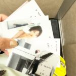 Ai Takahashi Instagram - 本日、発売日〜❣️ KBFさんとの コラボアイテムの店頭販売が 始まりましたっ！！！ 是非皆様に お手に取っていただけたら 嬉しいです🥺🙏🏻💖 店舗でご購入していただいた方には 数量限定でノベルティのステッカーを プレゼントしておりますので 是非受け取ってくださいねっ🎁✨ ＜入荷店舗＞ KBF全店・URBAN RESEARCH Store 6店舗（ソラマチ、川崎、東京BAY、ルクア、岡山、熊本） @kbfofficial #kbf #kbf_official #kbf_ootd #kbf_ai
