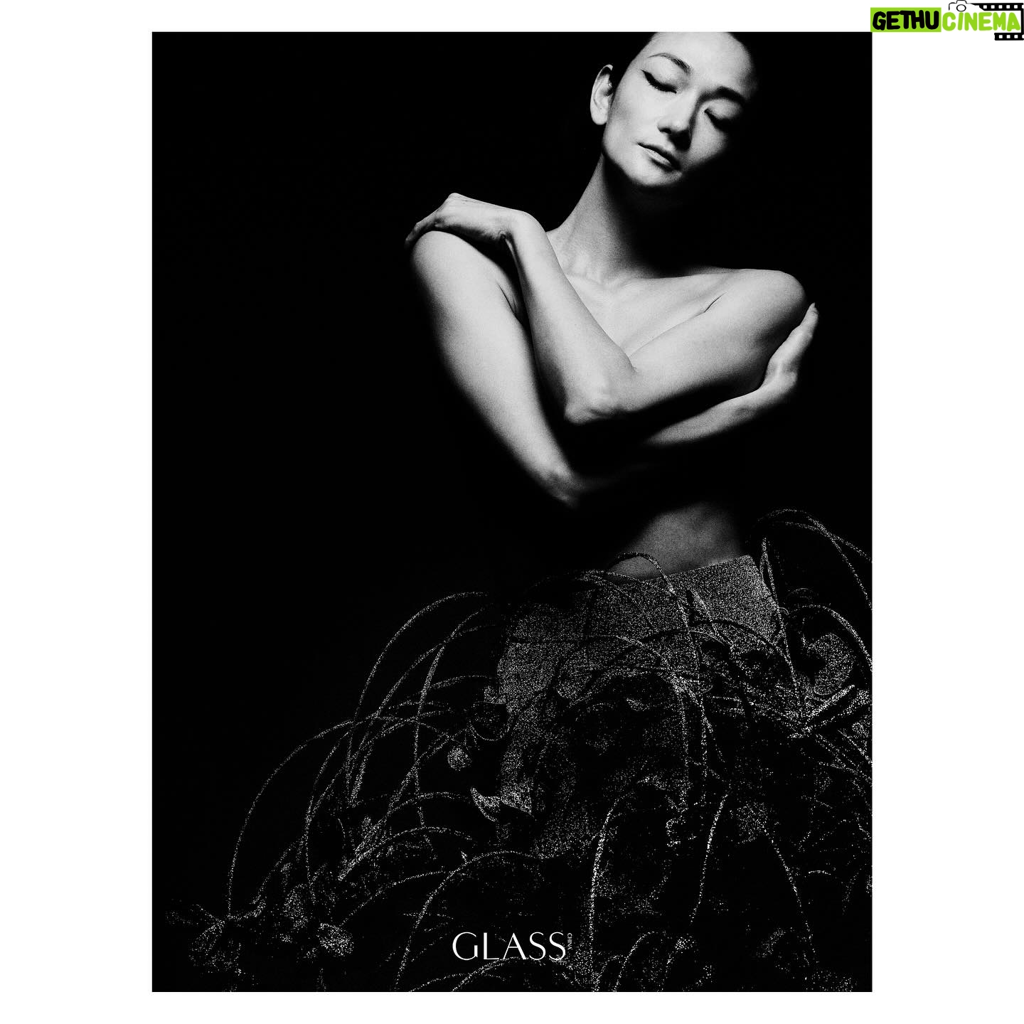 Ai Tominaga Instagram - New work for @glassmagazine_china Cover story Thank you❤︎ 感谢您提供的精美照片