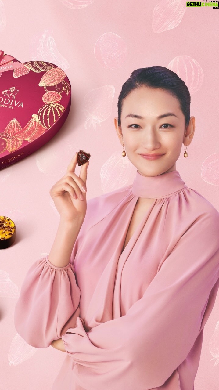 Ai Tominaga Instagram - Happy Valentine’s Day バレンタインの季節ですね 80億人に達した世界の人口 その中でたった1人の大切な人に出会えることは とても幸せなこと そして自分自身が産まれてきたことも素晴らしい奇跡 自分も、大切な人も大事にしていきたい❤︎ いつ何があるか分からない だから伝えたい事は伝えていきたい そう思いながら過ごしています @godiva_japan