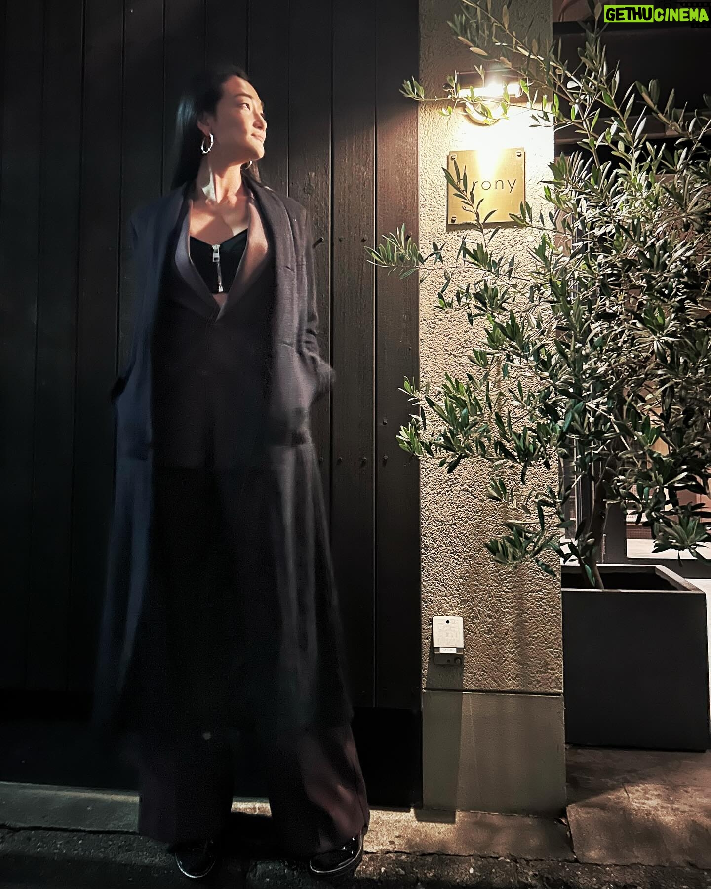Ai Tominaga Instagram - サステナビリティを積極的に推進しているレストラン Crony❤︎ 海の資源を守るため稚魚や絶滅危惧種は使わずサステナブルな魚介を使ったり、食品ロスの観点から規格外の野菜を仕入れ、消費しきれない酒粕でスペシャリテを作ったり。日本の天日塩や蜂蜜を調理に使うのもサステナビリティの一環。 昨日、ミシュラン2つ星とグリーンスターを引き続き獲得したことが発表されました⭐️⭐️ おめでとうございます! #食いしん坊シリーズ #SDGs