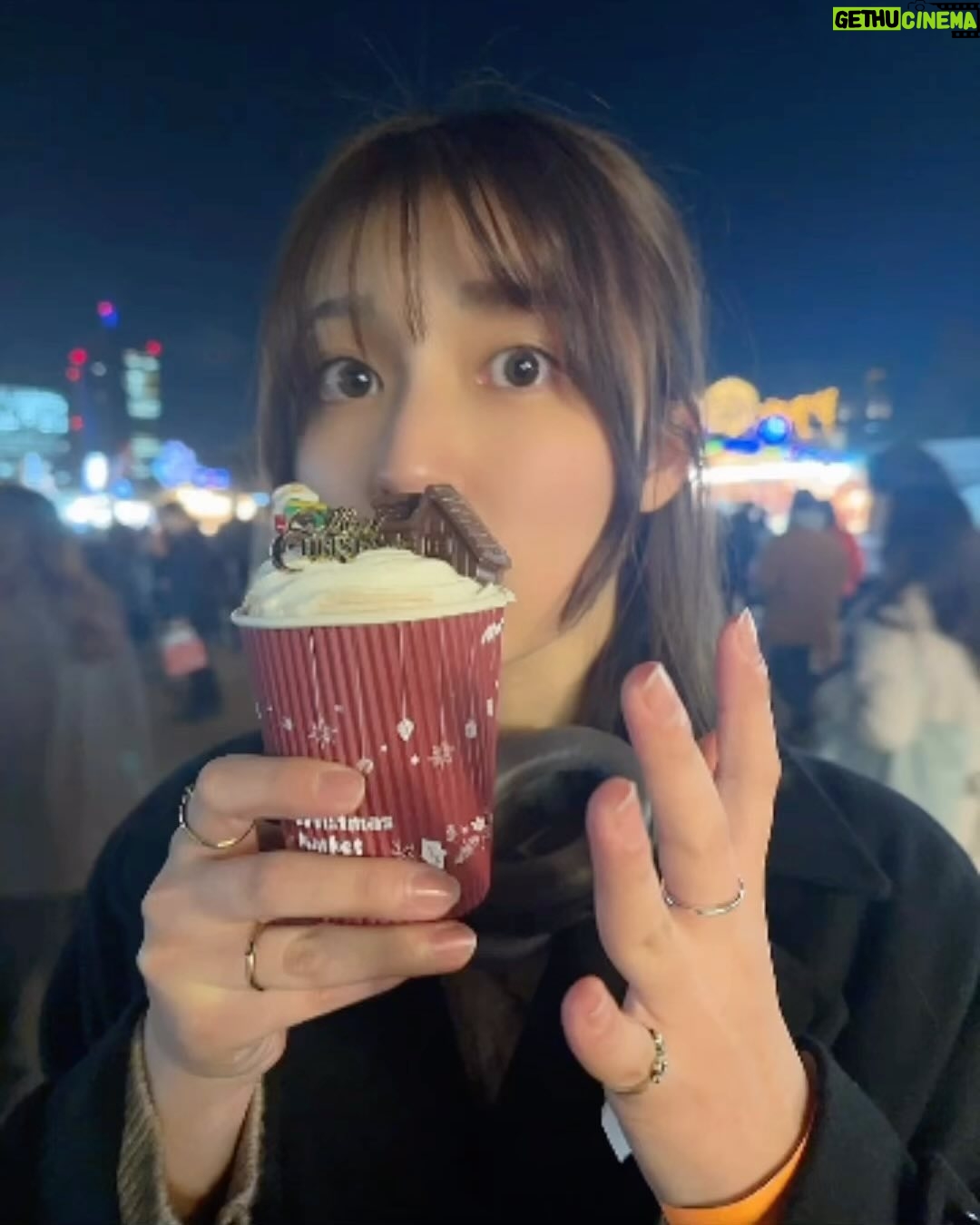 Ai Yoshikawa - 226.8K Likes - ︎☺︎
Merry Christmas🎄🤶🏻
クリスマスマーケット2箇所行けたっ
別日なのにおんなじ髪型とおんなじコートすぎて
自分でもびっくり🙂