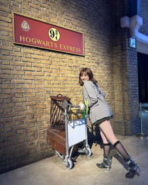 Ai Yoshikawa Instagram - ☺︎
顔面と雰囲気と組み分け診断全部スリザリン、
ヘビ大好き女🐍