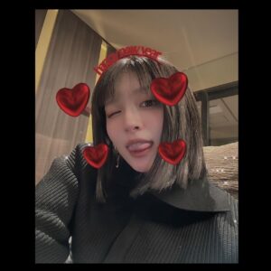 Ai Yoshikawa Instagram - ︎☺︎
Happy New Year 🩶2023⇨2024
🐉（シスーの年だね＾＾