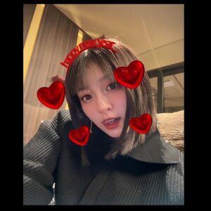 Ai Yoshikawa Instagram - ︎☺︎
Happy New Year 🩶2023⇨2024
🐉（シスーの年だね＾＾