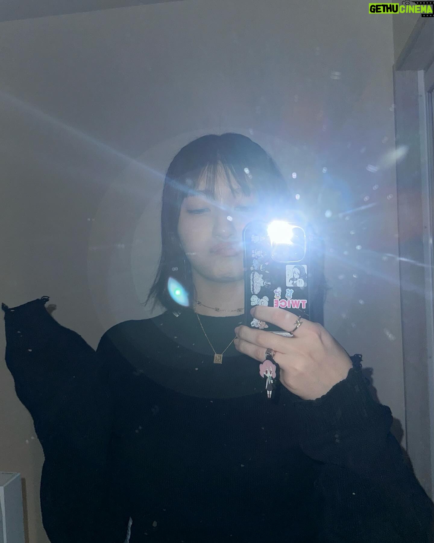Ai Yoshikawa - 161.6K Likes - ☺︎
髪色青くする前の私🩶