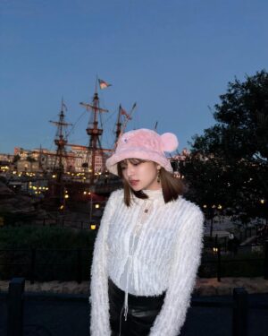 Ai Yoshikawa Instagram - ☺︎
#絶対に行きすぎてるででにーしー
🩷🩵