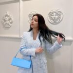 Ailee Instagram - 박소현언니 라디오와 결혼한데서 오늘 축가 부르러 갑니다! ㅋㅋㅋㅋ #mansurgavriel 과 함께 하객룩! Thank you @mansurgavriel for this cute pencil case to complete my look for the radio wedding! 🤩 #ad