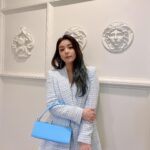 Ailee Instagram - 박소현언니 라디오와 결혼한데서 오늘 축가 부르러 갑니다! ㅋㅋㅋㅋ #mansurgavriel 과 함께 하객룩! Thank you @mansurgavriel for this cute pencil case to complete my look for the radio wedding! 🤩 #ad