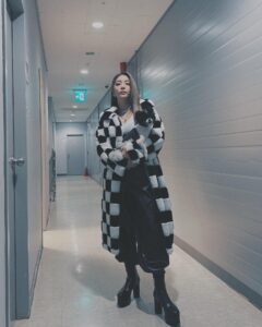 Ailee Instagram - 쿠키 털 미용해서 퍼 만들어 입은것 같넹 ㅋㅋㅋ #SMTM10 #조광일 우승 축하드립니다!! @gaekogeem 오빠 초대 해주셔서 감사해요~ 정말 즐거웠어요!! #쿠키영상 ft @hangzoo and yours truly #ailee 이건 #쿠키사진