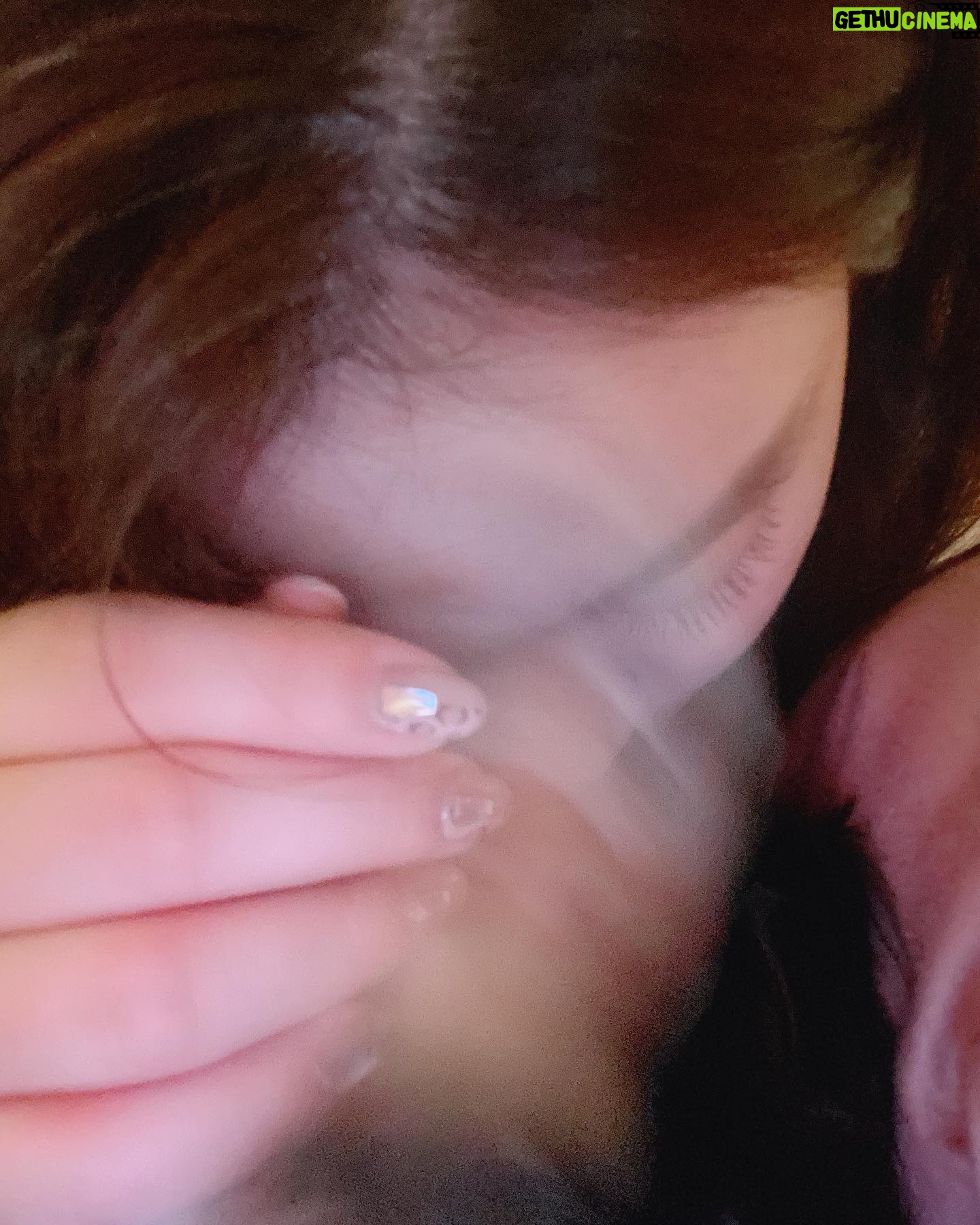 Ailee Instagram - 카누야.... 엄마 네일아트 자랑 좀 하자... kanu... can i please show off my nails for just a second tho...?