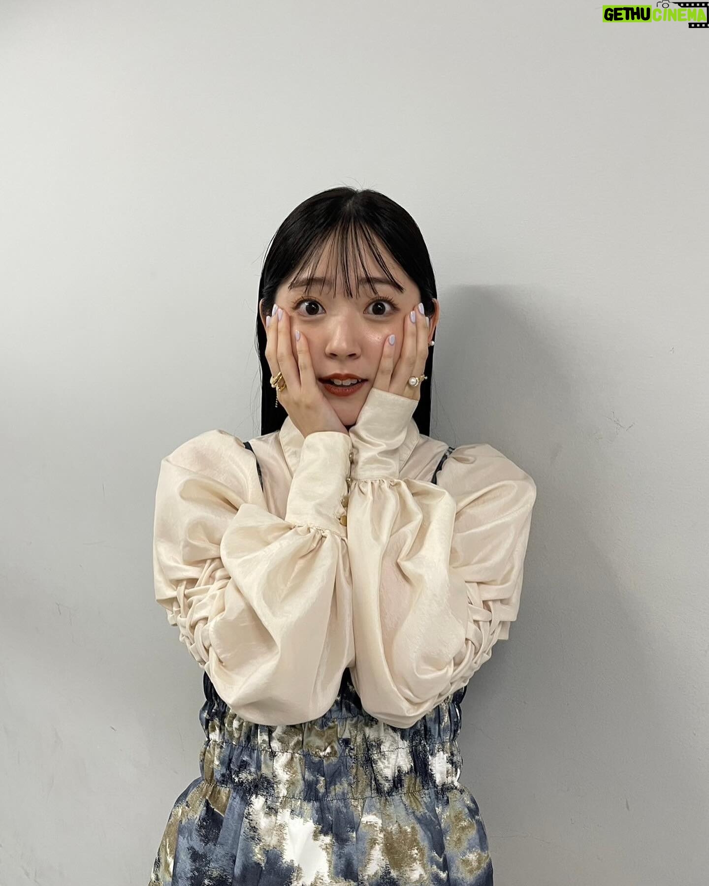 Airi Suzuki Instagram - ✴︎ #最近の衣装たち ポツンと一軒家のご夫婦、とっても憧れだったな、、、🏡 🩶「有吉eeeee!」 blouse,vest @ezumi.official @mandassociates skirt @un3d_official earring @tree.accessory @rhodes_showroom ring @e.m.__official 🤍「ポツンと一軒家」 tops @createclair bustier @tiit_tokyo @the.pr_ pants @thingsthatmatter.jp ear cuff @agete_official gold Perl ring @masana_jewelry gold fork ring @nomg_official gold brass connect ring @yoaa.official @higashiyamapr mule @charleskeith_jp 💛アニソン神曲カバーでしょでしょ race tops, peplum tops,skirt @maisonspecial_women long ear cuff @flynk_official ear cuff @nomg_official @higashiyamapr moon stone ring @gigi.jewelry @mandassociates boots @dianashoespress 🩵アニソン神曲カバーでしょでしょ blouse @ghospell bustier,skirt @lily_brown_official ear cuff @anemone_official gold×silver ring @mimi33_official gold ring @iamthe1.official pumps @charleskeith_jp
