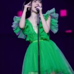 Airi Suzuki Instagram - ✴︎ 上海LIVE🇨🇳 30歳になったその日に上海へ飛び 翌日の13日にステージで歌わせていただけるという 幸せな30代のスタートをしました☺︎ いろんな写真がたくさんあるのですが 旅の期間ずっと写真を撮ってくれていた、中国のカメラマンさんからいただいたものをまずシェア☺️ アニソンを主に歌ったライブだったので ツインテールに°C-ute初期とBuono!の時のメンバーカラーでもある黄緑に包まれた、ザ！アイドル！な衣装で☺︎ 📸 @mr_songbo