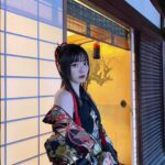 Airi Suzuki Instagram - ✴︎ 平安神宮 桜音夜コンサート2024🌸 ピアニスト菊池亮太さんと。 当日の桜は最高に見頃な状態。 お天気にも恵まれて幸せな1日でした。 このステージにボーカリストが立つのは、なんと私が初めてだったそう。なんと光栄すぎることでしょう... 個人的には、20代ラストの歌唱がこのステージだったことも何かの縁かな？と思うタイミングでした。 なんだかすっごく不思議だったの。 清い、神聖なる、というのはこういう空気のことをいうのかと。ステージの上で歌うことはずっとしてきたはずなのに、その感覚が初めましてなものすぎて。 いつまでも天に向かって歌えそうな気持ちでした。 そして お衣装もヘアメイクも本当に素敵にしていただきました😢 和服をアレンジした感じが良い！っていう私のざっくりとしたオーダーのもと、いつものスタッフさん方が全力で取り組んでくださって完成したものでした☺︎ いつもいつも本当に感謝！！！ 本番はステージが遠かったから細部が見えなかったかと思うので、写真たくさん載せますね☺️ 👘 @lisakubo_kimono 足を運んでくださった皆様もありがとうございました！！ 素敵な週末をお過ごしくださいね ☺︎