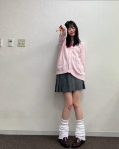 Airi Suzuki Instagram - ✴︎ 先月配信された「なまらめんこいギャル」❄️ ついにオーイシさんの楽曲をカバーさせていただきました☺︎ つい踊りたくなる、テンションの上がる楽曲♡ オーイシさんの曲って歌い終わった後に絶対ハッピーになってるから凄いの！！！！！ 武道館ライブもそのパワーが満ち満ちですごかったな... あ、そうそう 