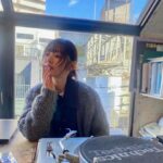 Airi Suzuki Instagram - ✴︎ ドラマ「ある日、下北沢で」 ドラマでのお洋服がとても可愛くてきゅんきゅん。 撮影時のオフショットあげていこうかなーと😌 そして番宣で出させていただいたときの衣装を改めて☺︎ 🩶TOKYO MX「土曜はカラフル‼︎!」 blouse,bustier,skirt @lecielbleu_official boots @alm._official earring @felice___.handmade bracelet @meteor.accessories ring @enn._official #最近の衣装たち ドラマ内の衣装は、 ドラマ公式アカウントにてタグ付けされています☺︎ @onedayshimokita 数々の配信サイトで配信されることになったこのドラマ。 皆様、ぜひこれからもたくさん愛してくださいね♡ 《配信先》 ・U-NEXT ・ビデオマーケット ・Amazonプライム ・ABEMA (5/20~) ・BS11 ・FANYチャンネル&Lemino