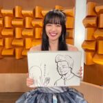 Airi Suzuki Instagram - ✴︎ 「バズリズム02」 ありがとうございました☺️🫶 2019年ぶりのバズリズムトーク収録もあって 笑いっぱなしの時間でした☺️ わたしは、人に恵まれているなと感じた日。 ずっと大切にしたいですね🫶 ⁡ 楽曲も二曲歌わせていただけて！！ やっぱり歌がすきだよー！！ そして何度経験しても、本番って緊張するなぁ。笑 衣装もめちゃかわでした♡ いつもありがとう〜☺︎ ⁡ 🩵最強の推し! skirt @mmu_ka_ earring @abiste_official ⁡ 🤍恋におちたら jacket @baumundpferdgarten bare top ,pants @knuthmarf_official ear cuff, necklace,gold ring,gold double ring @e.m.__official gold opal ring,bracelet @gigi.jewelry @mandassociates pumps @charleskeith_jp ⁡ #バズリズム02