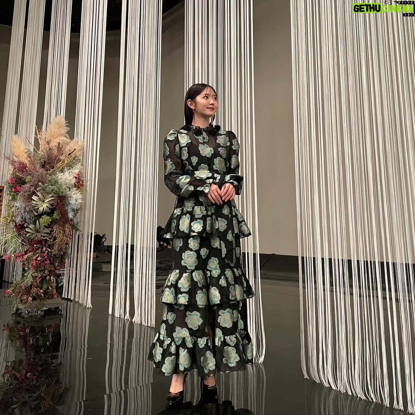 Airi Suzuki Instagram - ✴︎クラシックTV&読響コンサート衣装🎻 たくさん素敵な衣装いつも感謝です♡ 💚 「アニキ降臨!西川貴教×クラシック」 ゲスト:西川貴教さん one-piece @dreamsisterjane ear cuff @duedonne.jewelry @higashiyamapr ring @muku__official___ pumps @charleskeith_jp 🩵 「YOUさんと癒やしのフレンチ・ミュージック フォーレ」 ゲスト:YOUさん one-piece @murralofficial skirt @rumche_official ear cuff,Pearl ring @nomg_official silver ring @liquid_acce @higashiyamapr pumps @charleskeith_jp 💙「朝ドラで話題!ブギウギと作曲家・服部良一」 ゲスト:伊原六花さん blouse,skirt @_sov.official_ earring @stellarhollywood ring @e.m.__official #歌わせていただいた回だよ☺︎ 🤍読響第九コンサート2023 one-piece @murralofficial tulle camisole @reedit_official @the.pr_ ear cuff,silver Pearl ring @reflection.co_official silver wave ring @nomg_official @higashiyamapr pumps @charleskeith_jp #最近の衣装たち