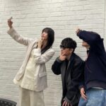 Airi Suzuki Instagram - ✴︎ 「バズリズム02」 ありがとうございました☺️🫶 2019年ぶりのバズリズムトーク収録もあって 笑いっぱなしの時間でした☺️ わたしは、人に恵まれているなと感じた日。 ずっと大切にしたいですね🫶 ⁡ 楽曲も二曲歌わせていただけて！！ やっぱり歌がすきだよー！！ そして何度経験しても、本番って緊張するなぁ。笑 衣装もめちゃかわでした♡ いつもありがとう〜☺︎ ⁡ 🩵最強の推し! skirt @mmu_ka_ earring @abiste_official ⁡ 🤍恋におちたら jacket @baumundpferdgarten bare top ,pants @knuthmarf_official ear cuff, necklace,gold ring,gold double ring @e.m.__official gold opal ring,bracelet @gigi.jewelry @mandassociates pumps @charleskeith_jp ⁡ #バズリズム02