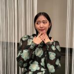 Airi Suzuki Instagram - ✴︎クラシックTV&読響コンサート衣装🎻 ⁡ たくさん素敵な衣装いつも感謝です♡ ⁡ 💚 「アニキ降臨!西川貴教×クラシック」 ゲスト:西川貴教さん　 ⁡ one-piece @dreamsisterjane ear cuff @duedonne.jewelry @higashiyamapr ring @muku__official___ pumps @charleskeith_jp ⁡ 🩵 「YOUさんと癒やしのフレンチ・ミュージック フォーレ」 ゲスト:YOUさん ⁡ one-piece @murralofficial skirt @rumche_official ear cuff,Pearl ring @nomg_official silver ring @liquid_acce @higashiyamapr pumps @charleskeith_jp ⁡ 💙「朝ドラで話題!ブギウギと作曲家・服部良一」 ゲスト:伊原六花さん ⁡ blouse,skirt @_sov.official_ earring @stellarhollywood ring @e.m.__official ⁡#歌わせていただいた回だよ☺︎ 🤍読響第九コンサート2023 one-piece @murralofficial tulle camisole @reedit_official @the.pr_ ear cuff,silver Pearl ring @reflection.co_official silver wave ring @nomg_official @higashiyamapr pumps @charleskeith_jp ⁡ #最近の衣装たち