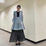 Airi Suzuki Instagram - ✴︎クラシックTV&読響コンサート衣装🎻 ⁡ たくさん素敵な衣装いつも感謝です♡ ⁡ 💚 「アニキ降臨!西川貴教×クラシック」 ゲスト:西川貴教さん　 ⁡ one-piece @dreamsisterjane ear cuff @duedonne.jewelry @higashiyamapr ring @muku__official___ pumps @charleskeith_jp ⁡ 🩵 「YOUさんと癒やしのフレンチ・ミュージック フォーレ」 ゲスト:YOUさん ⁡ one-piece @murralofficial skirt @rumche_official ear cuff,Pearl ring @nomg_official silver ring @liquid_acce @higashiyamapr pumps @charleskeith_jp ⁡ 💙「朝ドラで話題!ブギウギと作曲家・服部良一」 ゲスト:伊原六花さん ⁡ blouse,skirt @_sov.official_ earring @stellarhollywood ring @e.m.__official ⁡#歌わせていただいた回だよ☺︎ 🤍読響第九コンサート2023 one-piece @murralofficial tulle camisole @reedit_official @the.pr_ ear cuff,silver Pearl ring @reflection.co_official silver wave ring @nomg_official @higashiyamapr pumps @charleskeith_jp ⁡ #最近の衣装たち