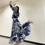 Airi Suzuki Instagram - ✴︎クラシックTV&読響コンサート衣装🎻 ⁡ たくさん素敵な衣装いつも感謝です♡ ⁡ 💚 「アニキ降臨!西川貴教×クラシック」 ゲスト:西川貴教さん　 ⁡ one-piece @dreamsisterjane ear cuff @duedonne.jewelry @higashiyamapr ring @muku__official___ pumps @charleskeith_jp ⁡ 🩵 「YOUさんと癒やしのフレンチ・ミュージック フォーレ」 ゲスト:YOUさん ⁡ one-piece @murralofficial skirt @rumche_official ear cuff,Pearl ring @nomg_official silver ring @liquid_acce @higashiyamapr pumps @charleskeith_jp ⁡ 💙「朝ドラで話題!ブギウギと作曲家・服部良一」 ゲスト:伊原六花さん ⁡ blouse,skirt @_sov.official_ earring @stellarhollywood ring @e.m.__official ⁡#歌わせていただいた回だよ☺︎ 🤍読響第九コンサート2023 one-piece @murralofficial tulle camisole @reedit_official @the.pr_ ear cuff,silver Pearl ring @reflection.co_official silver wave ring @nomg_official @higashiyamapr pumps @charleskeith_jp ⁡ #最近の衣装たち