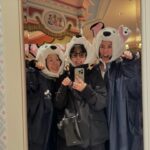Airi Suzuki Instagram - ✴︎ 大好きで大切な仲間と、 恒例になりつつあるバースデーディズニー🤤🎈 (尚、1月生まれと2月生まれと4月生まれというバラバラ) みんなそれぞれ仕事終わりに合流するという、隙間産業✌︎ 大雨の日だったけど、GORE-TEX着て傘は意地でも刺さない主義。笑 おかげで髪の毛はビッショビショでした！！笑 昨年はリトルグリーンメンの被り物だったから 今年は101匹わんちゃん🐕‍🦺 アフターファイブでも心も身体も満タンに幸せになる時間でした♡お腹痛くなるくらい笑った！！！ 仕事でもハッピーをくれて プライベートでもいつでも青春できる仲間に出会えたこと ほんとにしあわせ！！！いつもありがとう！！ #🏰