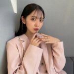 Airi Suzuki Instagram - ✴︎日10ドラマ「ミス・ターゲット」 ⁡ 放送スタートにおいて、素敵なイベントや会見に参加させていただきまして、身が引き締まる想いです😌✨ ⁡ お衣装も、両日とも色指定コーデで楽しかったです♡ ⁡ 💗制作発表会見 jacket,best,pants @stylings_official ear cuff、gold ring,silver ring @agete_official gold chain ring @bellesiora_official sandal @louboutinworld ⁡ 🤍放送開始記念イベント dress @elainehersby ear cuff,dia ring @prmal_jewelry gold white diamond ring @agete_official gold oval ring @bellesiora_official sandal @charleskeith_jp ⁡ #最近の衣装たち @misstarget_abc