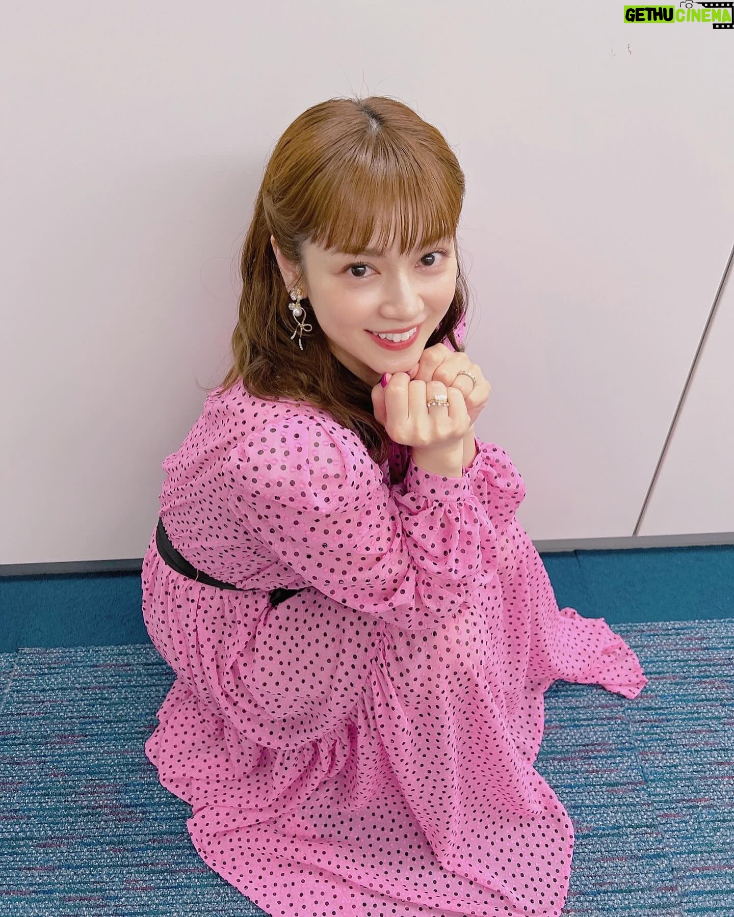 Airi Taira Instagram - 今夜放送📺 夜9時〜日テレ「上田と女が吠える夜」✨ せっかちvsのんびり 「自分はせっかち?のんびり?」と聞かれたら? 私は4男児がいるのに"のんびり"と気づく😅苦笑) 昔から「the待てる女」とずっと思って生きてきた😅 そんな私が唯一"急ぐ"をできる瞬間がある😊 ぜひOAご覧ください🥰 #平愛梨#日テレ#上田と女が吠える夜#番組きっかけで自分を知る#4男児ママなのにゆったりしてんだな#でもそれが#夫とバランスがとれているのではないか#と思う#全ては気持ち次第だね#急ぐ時は急いでる#靴反対履いたりしちゃうけど#すっとこどっこい