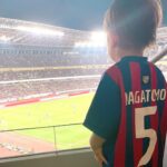 Airi Taira Instagram - みんなで応援❤️⚽️💙 4人目の妊娠が分かってからしばらく行けてなかった観戦。 5月に無事出産して8月26日のこの日の観戦を楽しみにカオスな日々を過ごしてきた✨ 私の大好きな人たちと一緒に応援❣️ ずーっと「天野会メンバー」みんな揃って応援してみたかった✨ 初めてみんな揃えてお互いがお互いのために色んなものを持ち寄って楽しい夏を感じた☀️ 熱い試合に熱い観戦‼️ 人の心を動かしてくれる熱い凄い試合⚽️ 見に行かせて頂けて本当に嬉しかった🥹涙) 天野会メンバー、ご一緒してくださった皆様、本当にありがとうございました🥹 #FC東京#国立競技場#サッカー観戦#景色最高だった#天野会#みんな揃えた#嬉しかった#子供達も釘付け#ご一緒してくださった方ありがとうございました