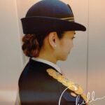 Airi Taira Instagram - 👮‼️ 郡山北警察署本宮分庁舎 「年末年始の交通事故防止　県民総ぐるみ運動」 1日警察署長を務めさせて頂きました。 事務所の社長の地元である福島県✨ 本宮市長様や皆様が社長への恩をお話ししてくださり嬉しかったです🥹 サンライズもとみやで「なりすまし詐欺寸劇」やパトカーに乗って見回りしながら本宮駅に行きチラシ配りをしたりFMモットコム「今夜もんだNIGHT！」生放送に出させて頂いたり1日皆様とご一緒させて頂けて日常じゃ知れないことをたくさん教えて頂きました！ それぞれの職を一生懸命に全うし、世のため!人のために!と頑張ってくださるお姿に、また私も、育児、家事頑張ろう!と気持ちを奮い立たせて頂きました🥹 そして事故防止の呼びかけに、気をつけながら過ごさなきゃなーと改めて意識が変わりました。 社長が大事に思う地元の福島県郡山で普段は感じれない気持ちに気づかせてもらえてとっても充実した1日になりました🥹 あたたかくほっこりしました🙏 本当にありがとうございました🥹 #平愛梨#1日警察署長#福島県#郡山北警察署#年末年始の交通事故防止県民総ぐるみ運動#皆様ありがとうございました#また行きたい