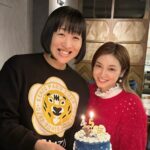 Airi Taira Instagram - 久々の再会⭐︎ 急だったのに時間が合えた日😍 一緒に恵方巻きも食べれて嬉しかった🤩 しずちゃんのお誕生日もお祝いできてハッピー✨ ありがとうございました♡ @argos.cafe_wabal #節分の日#カオス連れごはん#ヒヤヒヤするね#温かい空間#アルゴスカフェ#原宿#ありがとうございました#可愛いケーキ