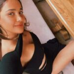 Aisha Sharma Instagram – Q – Do I ever do stress ? 
A – No , stress doesn’t really go with my outfit .