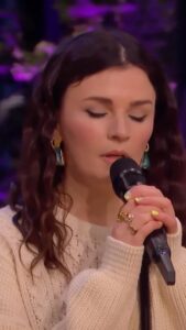 Aisling Bea Instagram - Devastated not to receive or even be nominated for a Grammy but most geniuses are not recognised in their own lifetime. #lastonelaughingireland is out world wide on Amazon Prime. Reeeel talk on the day I sang this song for the full five minutes staring at everyone without laughing which does deserve some sort of Grammy. And because it saves on admin my vawree comfortable trousers & top for the show are from eco brand @omnes & my lovely IRISH blue earrings are from @magpierosejewellery #repost @primevideouk A Woman’s Heart (Aisling’s Version) 📺 #LOLIreland #LastOneLaughing 🎭 #AislingBea