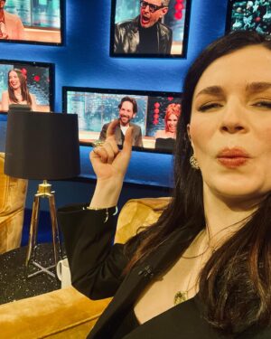 Aisling Bea Instagram - Ooh, gossip? 
Yes I also heard that she wore @kathbum’s old clothes & hairband on Jonathan Ross last night. I also wore her underwear, but that was a different evening and the photos have yet to surface owing to a strong NDA. 
Second hand is the best hand!
@thejonathanrossshowofficial all available to watch now on ITV player and probs on Youtube and the dark web, I talk about Avoidance, Alice and Jack and a bit about Doctor Who for the Whovians. 
Also thank you to hair & makeup superstar @beautybybrandong for whipping my face and hair into shape. 💄