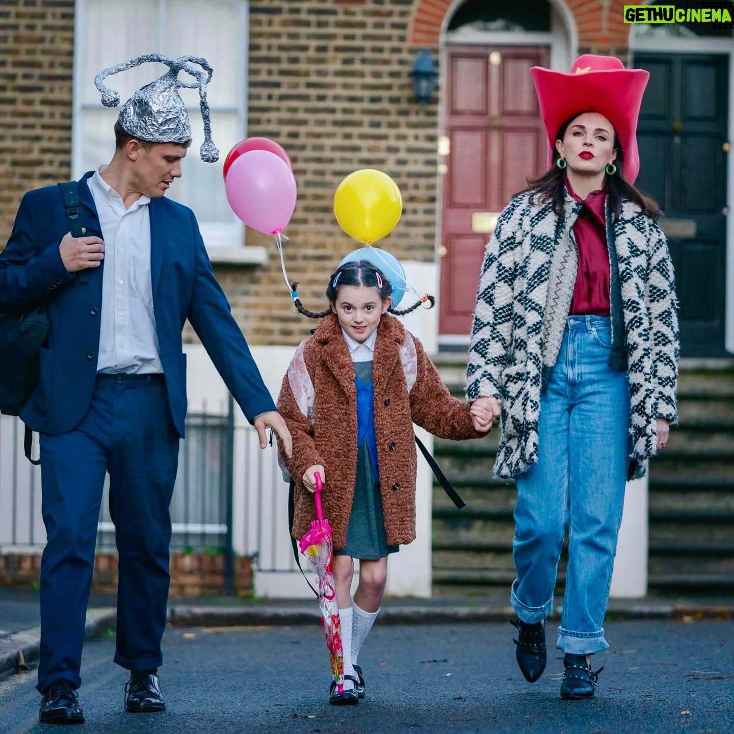 Aisling Bea Instagram - Lazy Lady promotes everything, everywhere, all at once… I get behind on social media for things I am in because sometimes life swings in & burns the toast. But check out all these great things please: 1 Last week’s @podsavetheuk with my sweeties @Cocobyname & @mrnishkumar - we talk food banks & the @trusseltrust & Abortion reform - FUN. Also a lovely chinwag with @robbrydon on @BrydonAnd 2 @swedecarolinefilm from the glorious brain of @johartleyactor an indie comedy about murder & competitive vegetable growing 3 Gorgeous comedy drama Smothered series 1 is all now on @NowTV & @Sky 4/5 All eps of beautiful drama Alice & Jack is available now on Channel 4 on demand in the UK & on @masterpiecepbs in America. 6 Last One Laughing Ireland is available all over the world on @amazonprime - I was drunk by the end of this & had the time of my life. 7 Had a lovely chat with one of my heroes Kathy Burke on her @deathpod Where There’s A Will There’s A Wake. 8 @GreatestDaysMovie moved onto Amazon Prime during the actor’s strike & I forgot to mention you can watch the movie online now. In your actual house. 9 Strike a pose - VOGUE @voguewilliams plus @joannemcnally on their brilliant @mtgmpod - this show has become my pals in my pocket 10 Rom & I - now and 10 years ago as babies pre my laser eye surgery. Avoidance - @romeshranga ‘s brilliant sitcom is into its second series & is all on @iplayer now. I LOVED doing this job but I was also high on pain medication for my shoulder. Please watch, enjoy, listen, laugh, cry, engage, be touched or touch yourself. Google how to find stuff if you live in the North Pole, I don’t have all the answers alas. ⛄️
