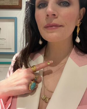 Aisling Bea Instagram - This Barbie runs an ethical bank with no connection to fossil fuels. 
Thanks to @bafta & @vanityfair for having me & the gals at your pardeee & mostly to @thedecklondon_ for loaning me this gorgeous Jam Mallow Biscuit tasty looking suit. 
Love this brand. They’re the only female owned tailors on Saville Row, they advocate for slow fashion pieces you get made to last working with sustainable mills & sourcing ethical & durable materials. 
All my jewellery are old bits from @alighiri @chupi second hand bits from @vestiare & a @chooselove necklace from Rachel Jackson. “Why do I need to know this Aisling?”, “Well Greg, you may not need to know but if I don’t add this bit people bloody flood my dms with questions”. 

@ee @loopvip
#EERisingStar
#EEBAFTAs #aislingrecommendsecoorsociallyconsciousbrandseverydayuntilxmas