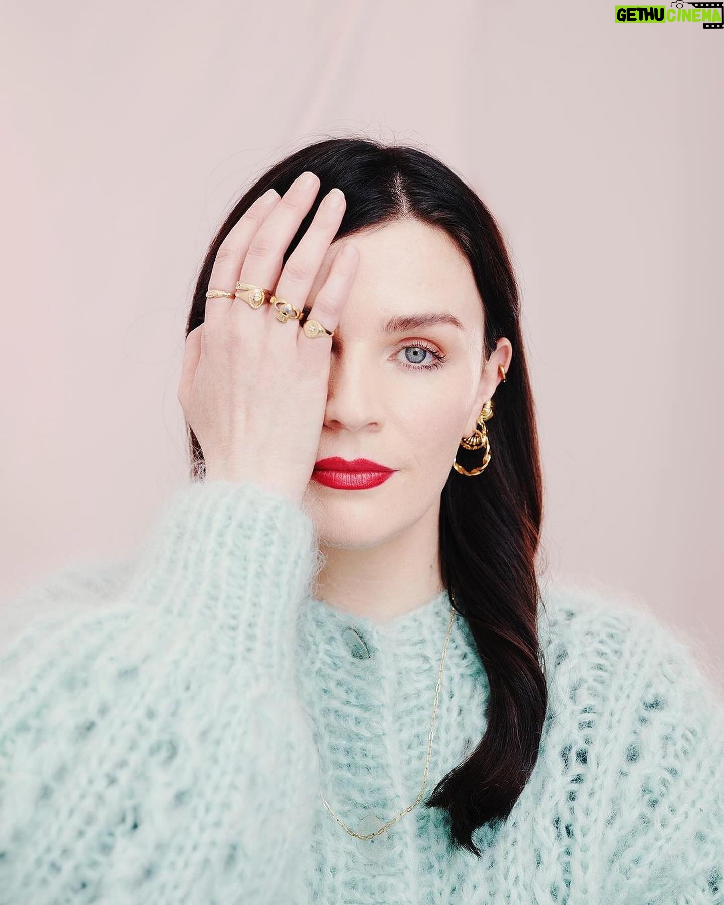 Aisling Bea Instagram - I should have added « when I am dead ». A lovely lil interview in today’s @obsmagazine with @michaelhogan100 talking about the big stuff but mainly #AliceAndJack Photographs by @misskatiepeters Link in stories. ❤️
