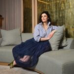 Aisling Bea Instagram – Sitting around looking ethereal & wistful, which is very me, for this month’s Maybourne Magazine @the_berkeley

We absolutely stuffed our faces with all the desserts in between outfits & a lavleee day was had by all. 

Thanks to our gorgeous photographer @rachellouisebrownstudio and @styledby_rap for sourcing me lots of clothes from small or vintage companies & to my friends @naradkutowaroo & @justinejenkins for doing my hair and makeup. Justine is fab to follow for lots of cruelty free and eco makeup up tips and recommendations.