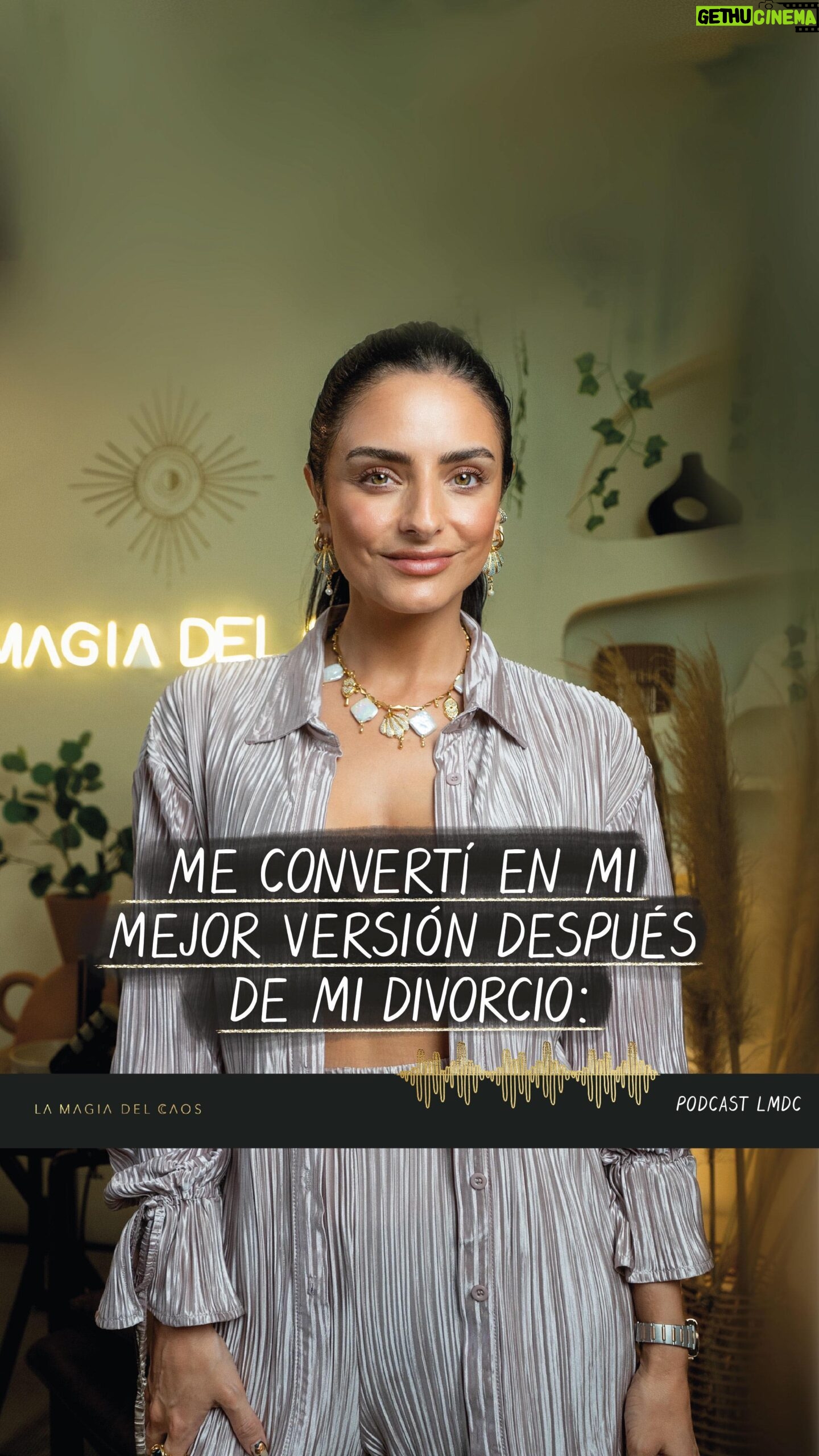 Aislinn Derbez Instagram - Hablar de lo que a una le ha dolido y después ha tenido que integrar nunca es fácil y tiene sus claroscuros… En “Maternidad y menopausia: deja de abandonarte” con @alexrosaldo hablamos de cómo ha sido ser mamás, cómo Ale atravesó el proceso de su menopausia, porqué ella una vez se separó de mi papá y cuáles fueron mis aprendizajes entorno a mi divorcio. No te lo puedes perder porque en verdad fue una plática íntima. *¡Recuerda que YA puedes escuchar el nuevo capítulo en Youtube, Facebook y TODAS las plataformas de audio (incluyendo Spotify, Apple Podcasts y Amazon Music)!