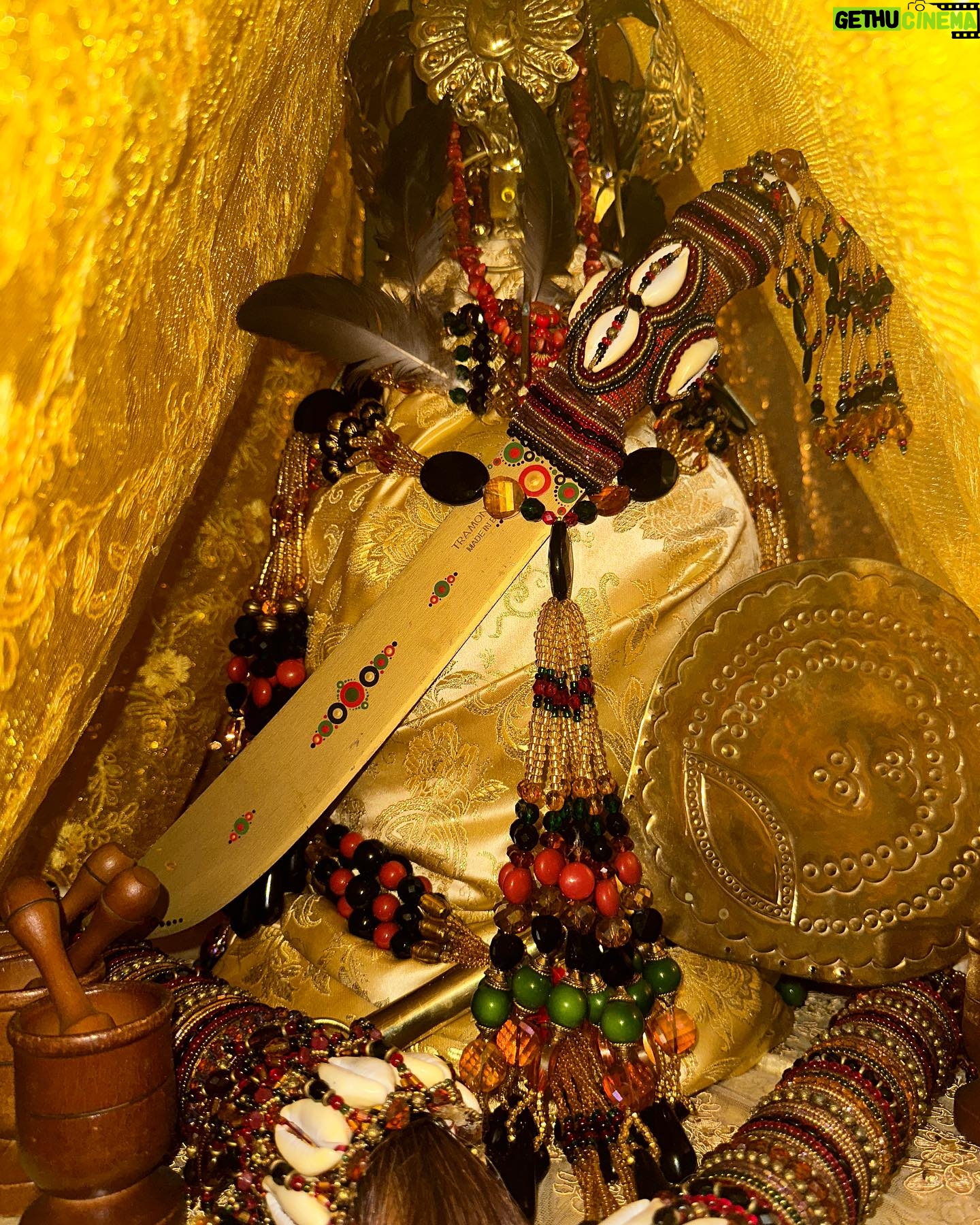 Aja Instagram - Happy Oshun Feast Day 💛✨🪶 I don’t gotta say much. Ibu kole has had me embraced in her vultures wings carrying me to safety. I never forget that amongst all the hype of everyone wanting to be a child of Oshun, I was so shook when I had gotten my head marked, and they told me I was her daughter. Over these years, I have learned why I am her child, and I continue to learn every step of the way. I am thankful for all the lessons that she has taught me, I am thankful for the love she has brought into my life, the family that she has brought into my life, I am humbled always by everything she tells me. In ita they told me not to cry in front of her. But this Orisha has touched my heart so many times that I find it so hard not to cry, tears of joy and release. I wear her crown with joy and with pride. Between God (Olodumare), Oshun and Obatala; I continue to grow and feel more and more complete. It has been a great year when I look back at it because I finally found the courage to start working Orisa again, and congregate and rejoin with family. Old and new. I was able to attend añas and engage in the community as well as meet other Olorisa & Lagba Lagba making connections and celebrating our culture. On this very day, I choose a new path of no longer focus on the past and negative experiences that I have encountered within the tradition. Button now look forward an honor the positive experiences that I have had and will have.